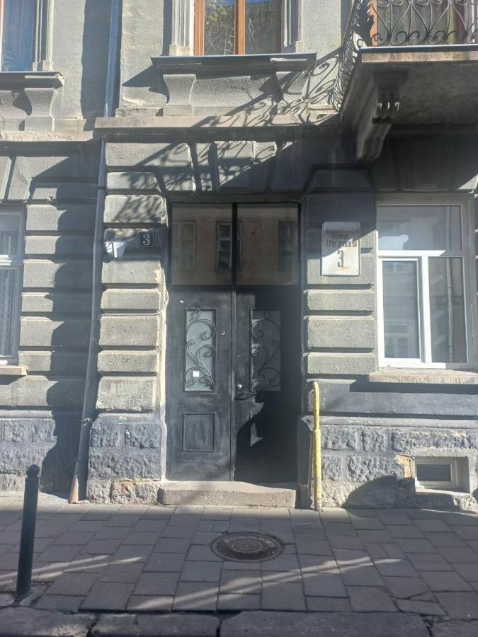 Апартаменты Чорно -білий люкс в центрі Львов Экстерьер фото